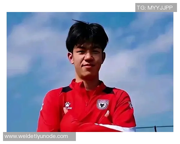 王博豪谈荷乙经历称新位置锻炼价值巨大体能状态良好